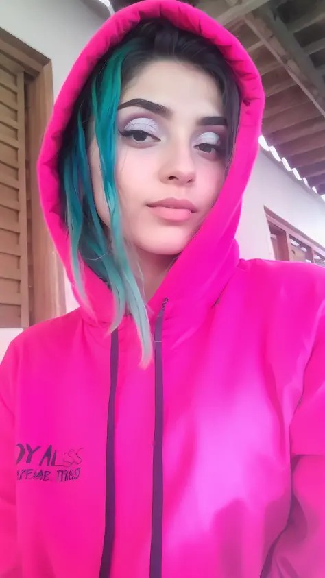 um close up de uma pessoa com cabelo verde usando uma jaqueta rosa, cabelo neon, com dreadlocks aqua neon, usando um capuz azul ...