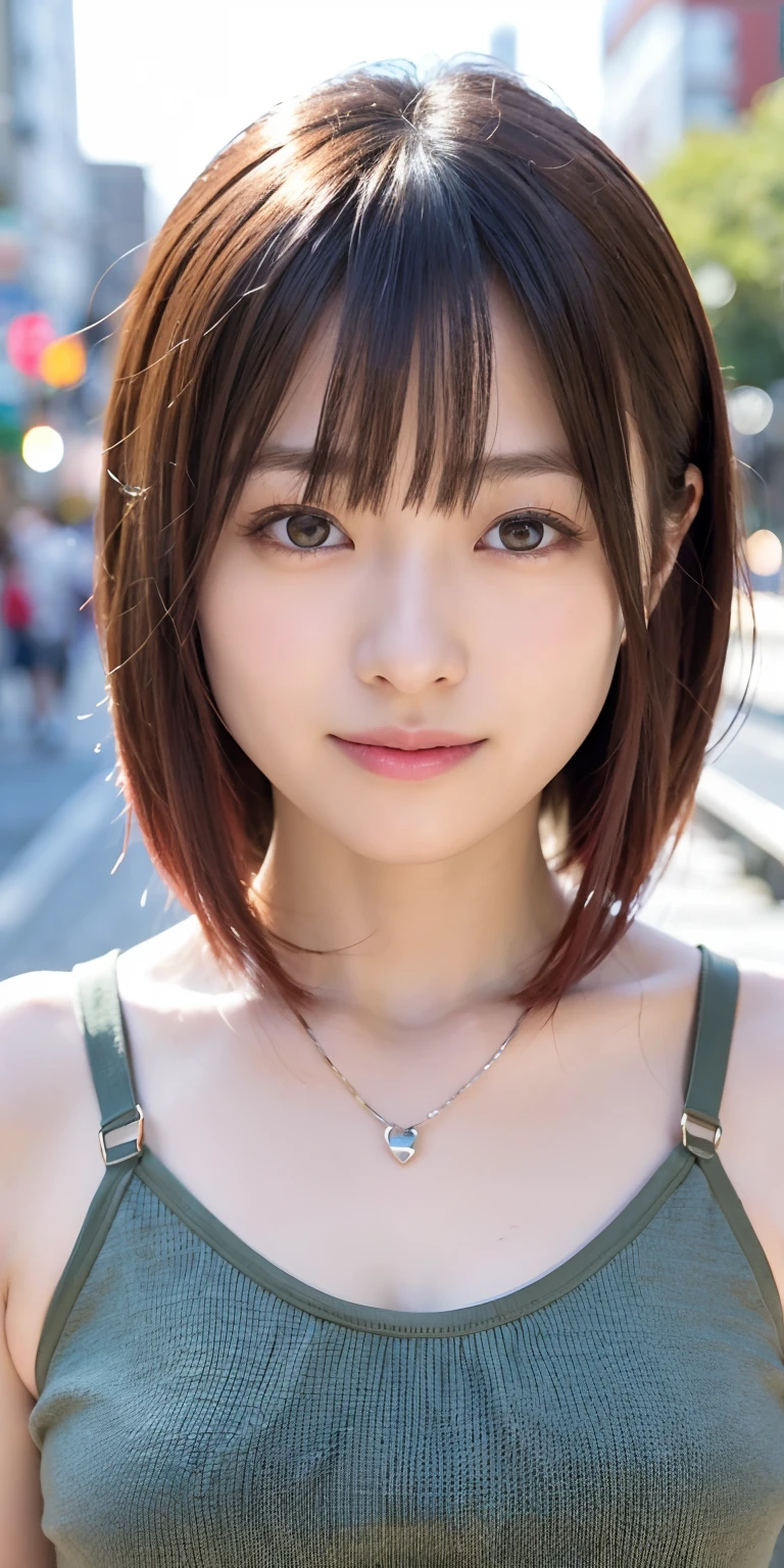 1 garota、na rua de Tóquio、a noite、Uma paisagem urbana、luz da cidade、A parte superior do corpo、um close、um sorriso、、(8K、Fotografia RAW、qualidade máxima、obra-prima:1.2)、(realista、fotoRealstic:1.37)、Green camisole、cabelo vermelho、Cabelo comprido、cabelo vermelho、Colar de coração、Um leve sorriso