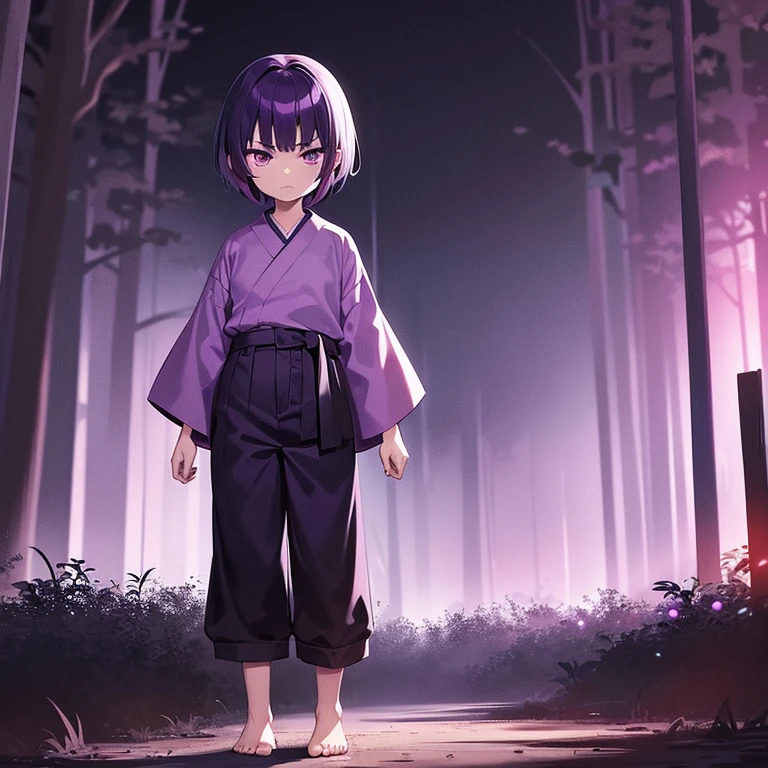 1 petite fille animée aux cheveux courts violets et aux yeux violets portant une chemise japonaise ancienne violette avec des taches de sang et un pantalon sans chaussures. Elle se tient debout, l&#39;air en colère, dans une forêt avec un brouillard violet devant une pleine lune rouge en arrière-plan dans le ciel nocturne violet