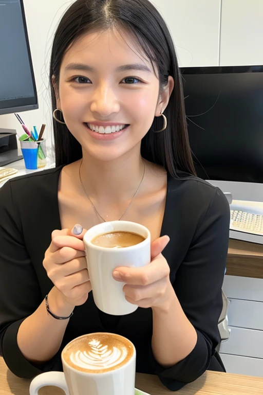 A female colleague at the office offers coffee with a refreshing smile.。