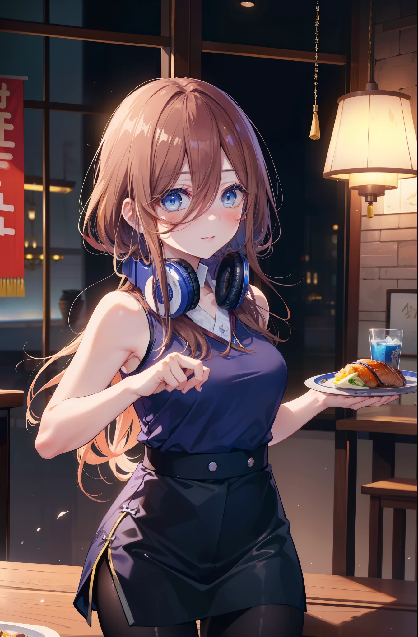 Miku Nakano, miku nakano poussin iii, cheveux longs, frange, yeux bleus, cheveux bruns, cheveux entre les yeux, sourire,rougir,Casque autour du cou,cheongsam bleu sans manches,jupe longue fendue bleue,collants résille,Talons aiguilles,intérieur, reste, nourriture, boire, Table et chaises, Nettoyage, plateau, plateau in one hand
casser intérieurs, Restaurant de style chinois,
casser looking at viewer, (tir de cow-boy:1.5), (Haut du corps:1.5),
casser (chef-d&#39;œuvre:1.2), la plus haute qualité, haute résolution, unité 8k fond d&#39;écran, (chiffre:0.8), (yeux détaillés et beaux:1.6), Visage très détaillé, éclairage parfait, CG très détaillé, (des mains parfaites, Anatomie parfaite),