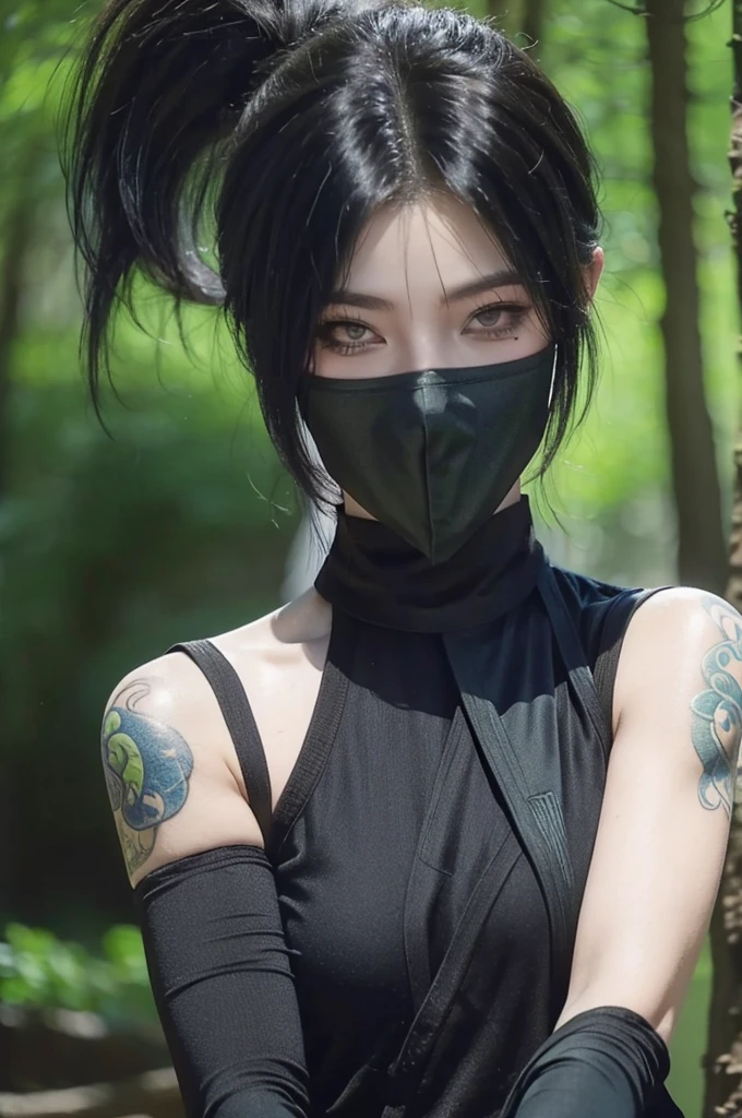 Tatuagem de ombro mascarado de Akali em League of Legends，uma pessoa，papel de parede，Plano de fundo na floresta，Design de personagens de jogos，Rabo de cavalo alto，Sentido super leve，ninja feminino。