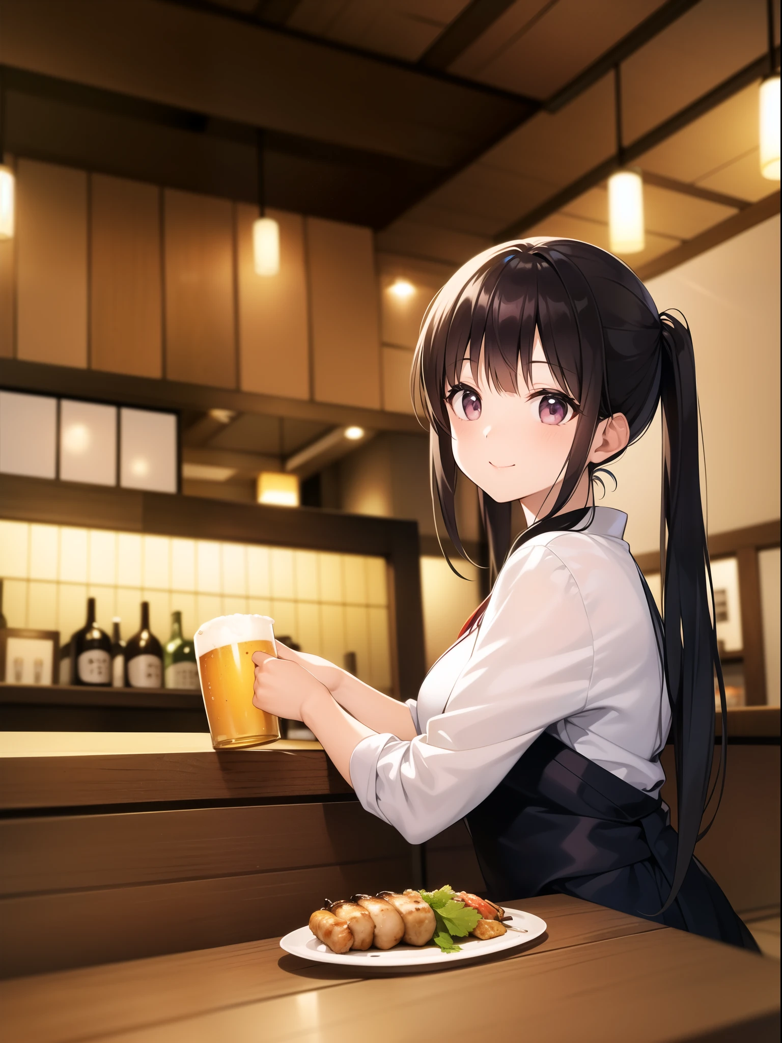 At a Japanese izakaya、A woman drinking beer at a table with plates of yakitori。Woman wearing a white shirt、Smiling and holding a beer mug。In the background is a Japanese izakaya counter and rows of wooden chairs.、There is a warm atmosphere。