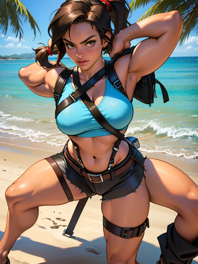 1 chica. Lara croft delgada, pechos grandes, tonificado, athletic. Cabello castaño recogido en una larga cola de caballo trenzada., Ojos cafés, disfrazada de lara croft (top sin mangas azul claro, pantalones cortos micro marrones, cinturón de cuero, Arnés táctico, mochila de lona.pistolas.En una playa tropical.poses pinup de acción dinámica