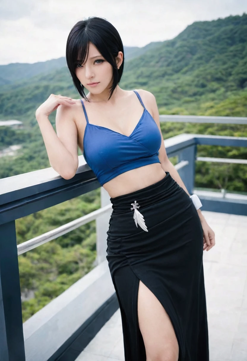 situação: Na varanda de um hotel resort de luxo、roupas: 「Final Fantasy VIII」Uma mulher linda fantasiada de Rinoa de。Detalhes do traje: A camiseta preta fica exposta。Um longo cardigã azul sem mangas、Design de asa de anjo nas costas。Ela tem uma minissaia preta em volta da cintura、usando botas pretas。No braço direito, ele tem um bracelete de prata、Ele usa uma luva preta na mão esquerda。Pausa: apoiados no corrimão da varanda。expressão: 夢見るような優しいexpressão。Penteado: Cabelo preto curto e bob。