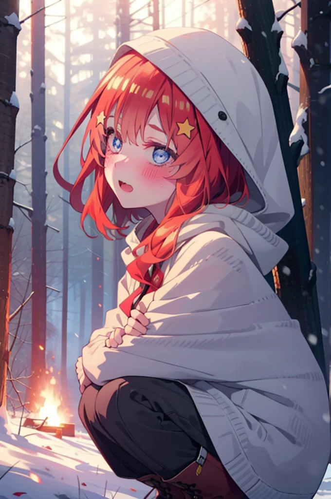 itsukinakano, itsuki nakano, bangs, blue eyes, Hair between the eyes, Ahoge, Redhead, star \(symbol\), hair ornaments, star hair ornaments,smile,blush,White Breath,
Open your mouth,snow, fire, Outdoor, boots, snowing, From the side, wood, suitcase, Cape, Blurred, Increase your meals, forest, White handbag, nature,  Squat, Mouth closed, Hooded Cape, winter, Written boundary depth, Black shoes, red Cape break looking at viewer, Upper Body, whole body, break Outdoor, forest, nature, break (masterpiece:1.2), Highest quality, High resolution, unity 8k wallpaper, (shape:0.8), (Beautiful and beautiful eyes:1.6), Highly detailed face, Perfect lighting, Extremely detailed CG, (Perfect hands, Perfect Anatomy),
