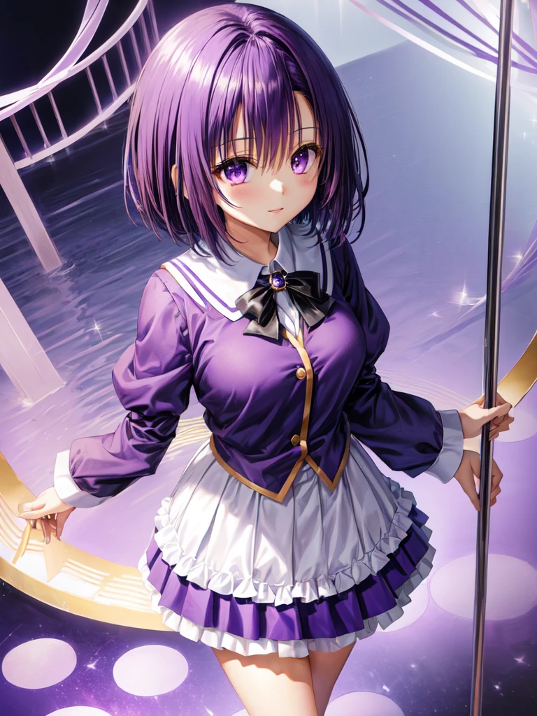 Hanasosuzu,debout,cheveux duveteux violet foncé,yeux violet foncé,cheveux courts,uniforme,chemise,jupe