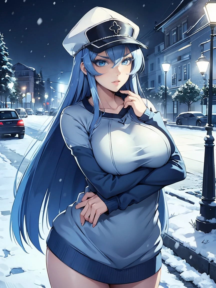 (ouvrages d&#39;art, Meilleure qualité) Une fille aux longs cheveux bleus, yeux bleus, cils bleus, Tatouage, Gros seins, sweat-shirt blanc avec chapeau, Bouleversé, dans une rue en Russie, il neige, la nuit