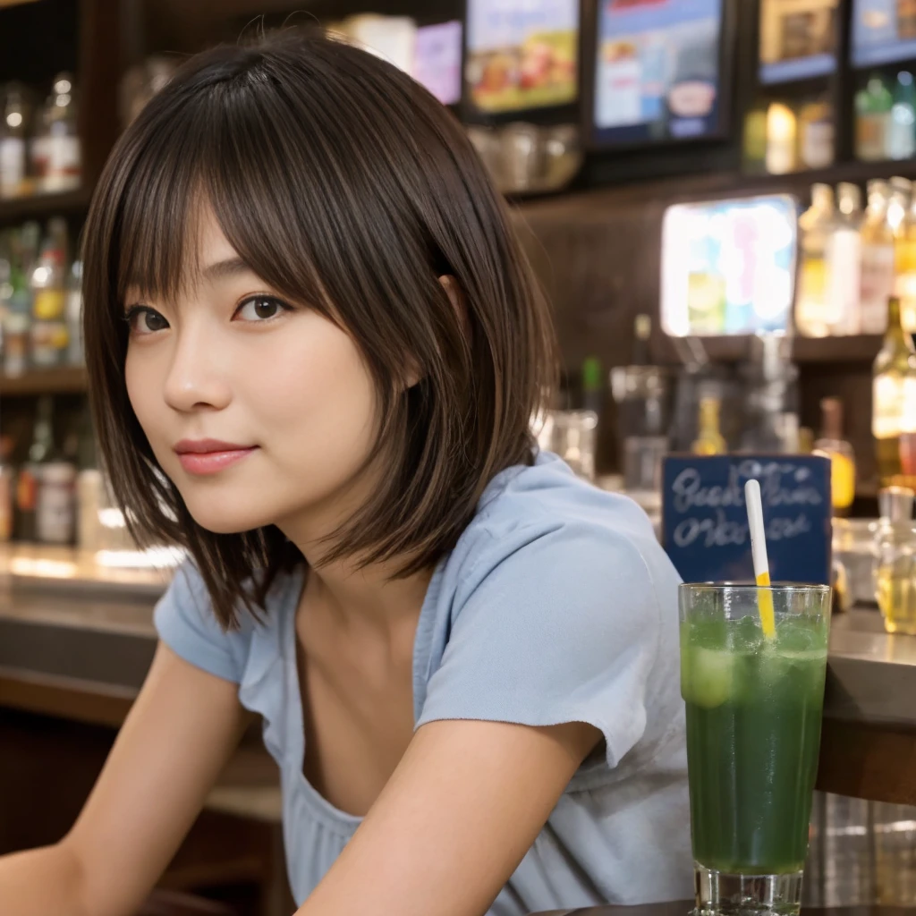 japonés,Chica italiana con pelo corto y castaño., barbilla angular, sentado en una mesa de bar