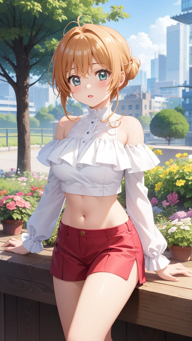 Meisterwerk, beste Qualität, highres, 1 Mädchen, Detailliertes Gesicht, erröten, Anime-CG-Stil, große Brüste, (1 Mädchen:aufwachen), gute Beleuchtung, perfekter Körper, Sakura Kinomoto, schimmernde Lippen, Stadt, garden, bauchfreies Top, Weg von der Schulter