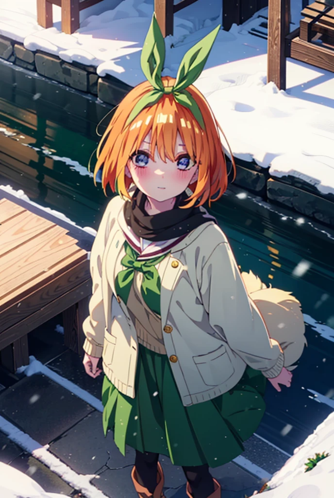 Yotsubanakano, Yotsuba Nakano, bangs, short hair, blue eyes, Hair between the eyes, hair ribbon, hair band, Orange Hair, (Green ribbon:1.5), smile, Hair between the eyes,blush, Open your mouth,White Breath,scarf,Green neck long coat,V-neck sweater,Long skirt,Black Pantyhose,short boots,Standing leaning against a wall,Snow is piling up,that&#39;it&#39;s snowing,whole bodyがイラスト入るように,Hiding in a roofed building,
break outdoors, construction area,
break looking at viewer, whole body,
break (masterpiece:1.2), Highest quality, High resolution, unity 8k wallpaper, (shape:0.8), (Beautiful attention to detail:1.6), Highly detailed face, Perfect lighting, Extremely detailed CG, (Perfect hands, Perfect Anatomy),