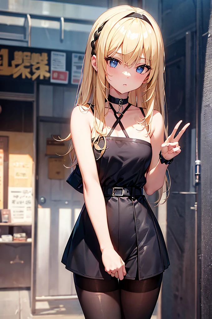 Beautiful blonde、Beautiful Blue Eyes、Tube top、Shorts、choker、Selfie風、Selfie、piece、piece sign　black tights