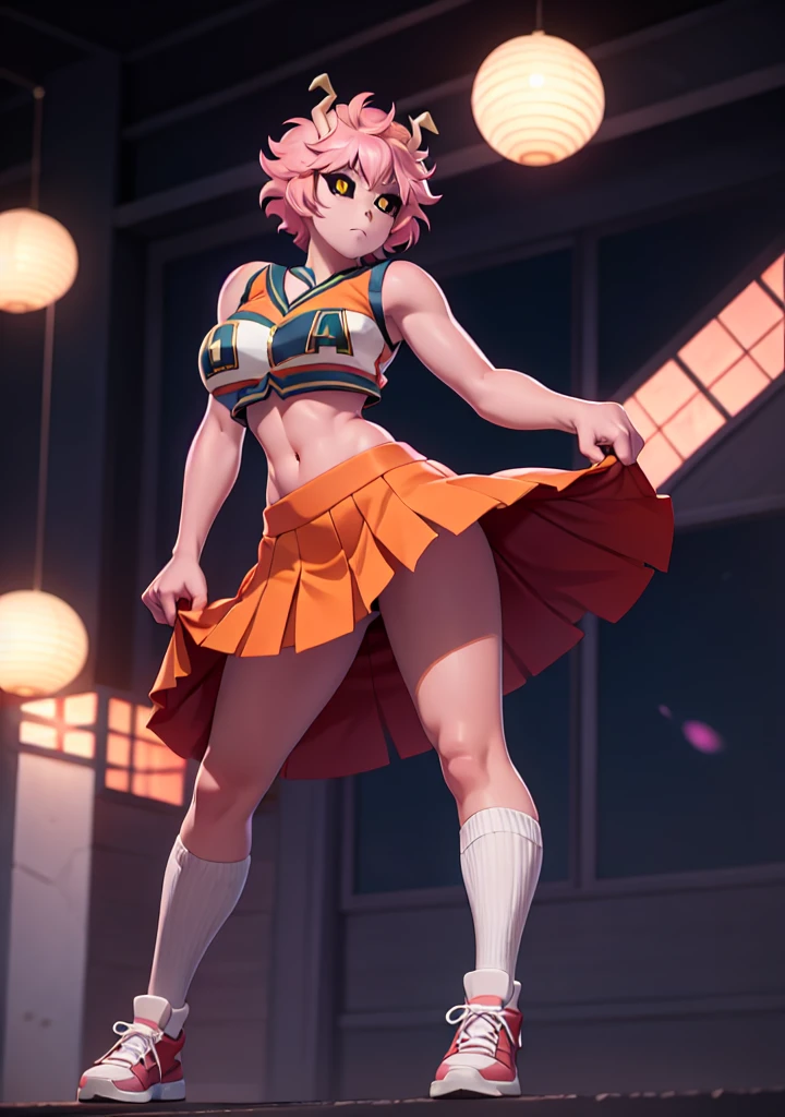 Mina Ashido, 1fille, seulement, regarder le spectateur, Cheveux courts, fond simple, les yeux jaunes, cheveux roses, cornes, peau colorée, sclère colorée, sclère noire, Peau rose, DANS.un. CheerDANSniform, jupe orange, (ventre nu), ombrage parfait, Épaules nues, Gros seins