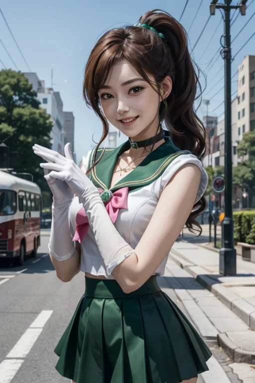 Sailor_Jupiter, Brown ponytail, Green Eyes, jewelry, Circlet, choker,  Green mini skirt, White gloves, View your viewers, smile, Happy, Teeth alignment, At the bus stop, outside, city, street, blue sky, Extremely detailed, High resolution, Beautiful quality, Japanese face,