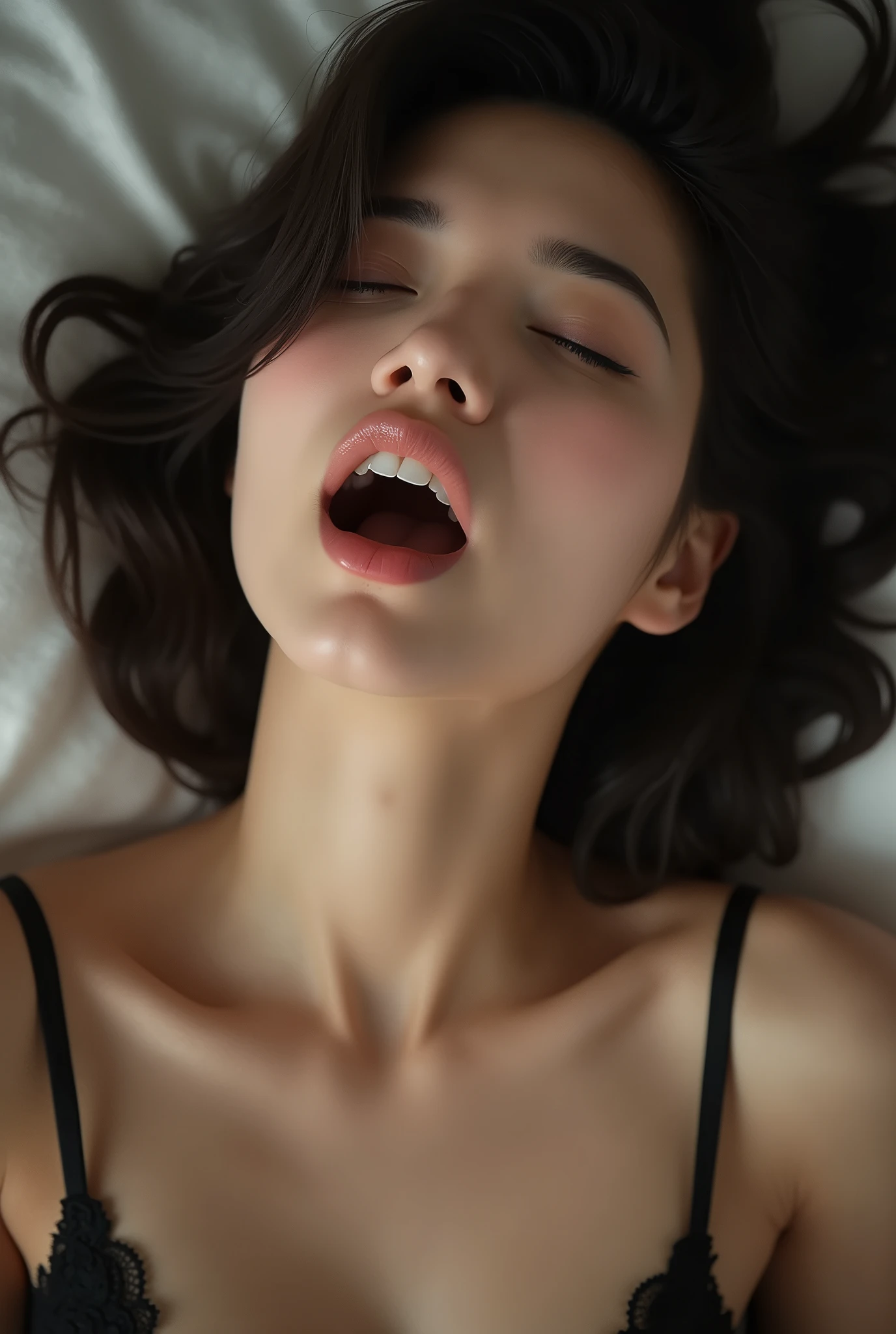 Chinese women　A close-up of a woman&#39;s face as she orgasms from sexual gratification　Eyes closed、Mouth open　Facial expressions are、She wants to lick your dick, black lace bra
