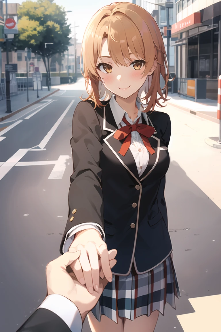 meilleure qualité,1fille,Isshiki Iroha,cheveux orange clair,Yeux marron clair,seins moyens,sourire léger,regarde le spectateur,,blazer,manches longues,Petit ami_holding_mains,lancer,Rougir,rue, 