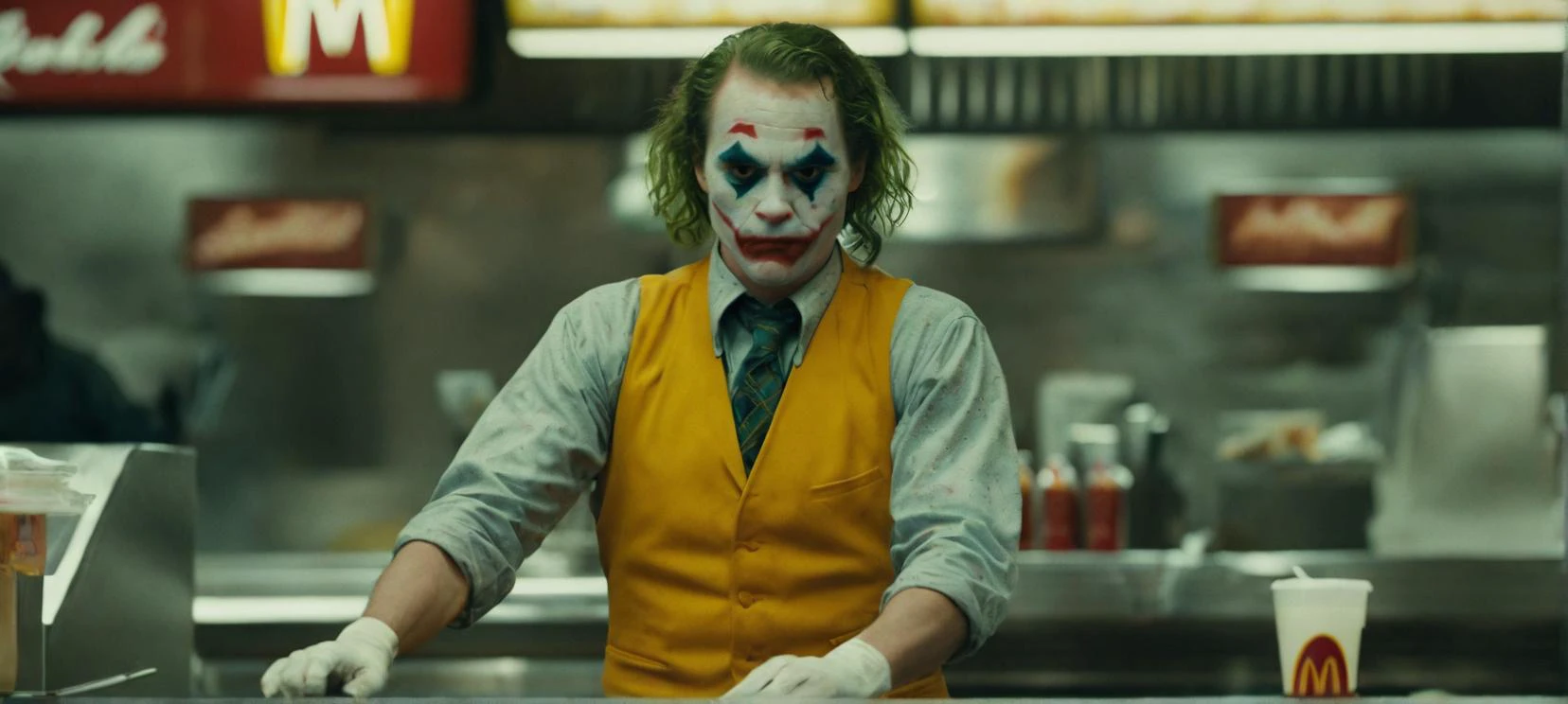 gros plan du film encore cinestill du Joker travaillant sur McDonalds,  épique, Cinématique,